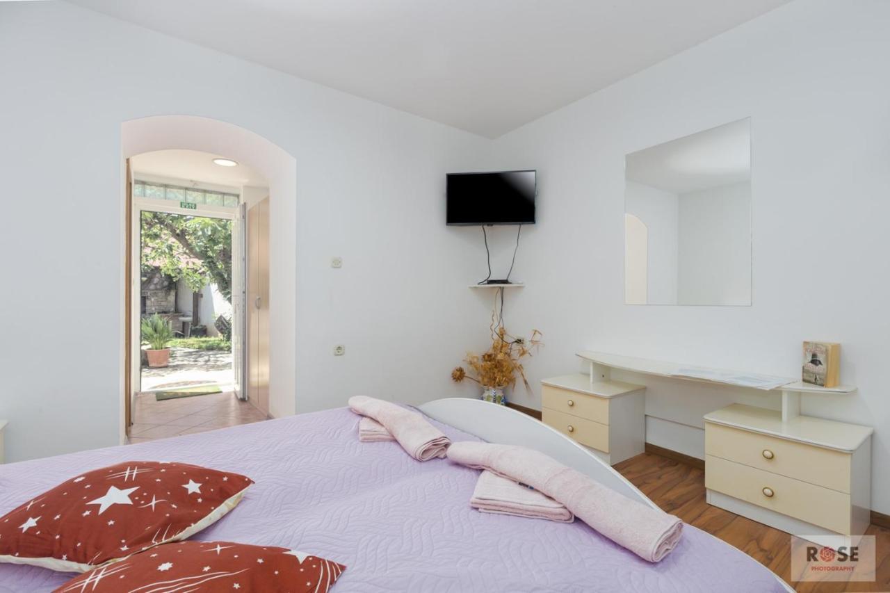 Apartment Laureta Пореч Экстерьер фото